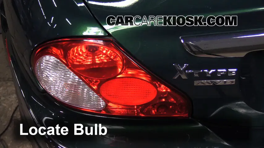 2005 Jaguar X-Type 3.0L V6 Sedan Éclairage Feux de marche arrière (remplacer une ampoule)